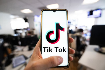 A court in Canada has overturned the government's decision to ban TikTok