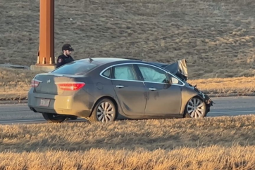 Зіткнення шкільного автобуса з легковиком на Дірфут Трейл: водія госпіталізовано, учні в безпеці