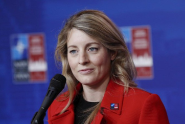 Канада обговорює створення спільного виробництва електромобілів із Китаєм