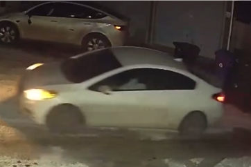 Поліція Калгарі розшукує двох підозрюваних у підпалі Tesla на північному сході міста