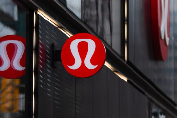 У Калгарі поліція вилучила викрадені товари Lululemon на 150 тисяч доларів та наркотики з дому жінки