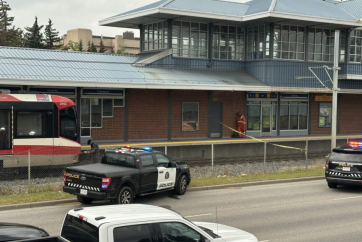Пішохід травмований внаслідок наїзду поїзда CTrain на станції University у Калгарі