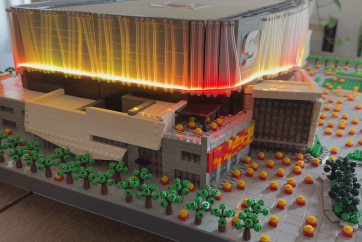 Підліток з Калгарі зібрав 6,000 деталей Lego для моделі нової арени Scotia Place