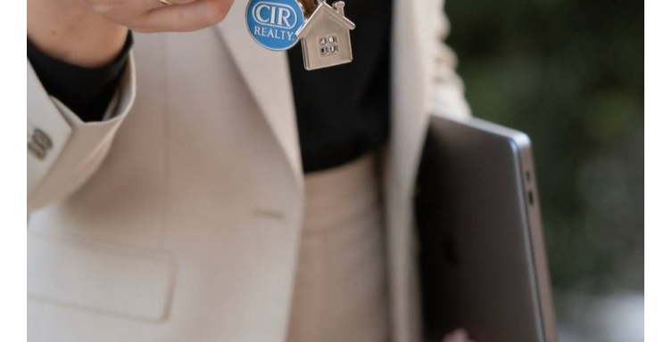 Anna Sahata REALTOR: купівля та продаж нерухомості