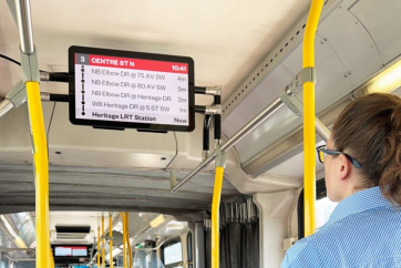 Calgary Transit до 2027 року обладнає всі автобуси екранами з інформацією в режимі реального часу