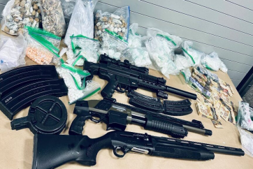 Двоє мешканців Калгарі затримані після вилучення наркотиків та зброї на 88 тисяч доларів у результаті розслідування поліції