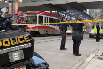 Пасажири Calgary Transit незадоволені інформуванням під час зупинки руху: потреба в поліпшенні комунікації зростає